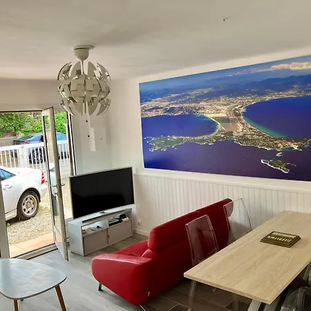 Maison Bord De Hébergement de vacances *