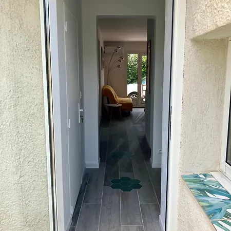 Maison Bord De Hébergement de vacances Hyères