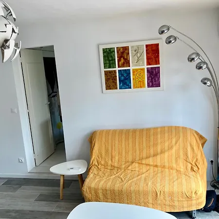 Maison Bord De *