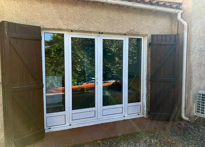 Maison Bord De 耶尔