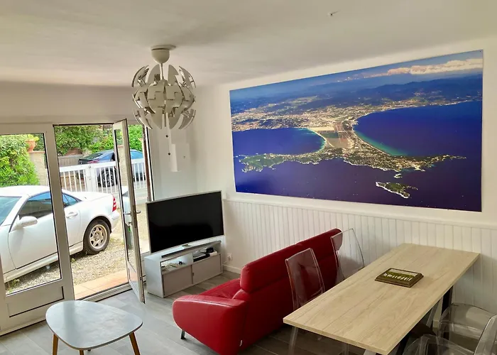 Maison Bord De 度假居 *